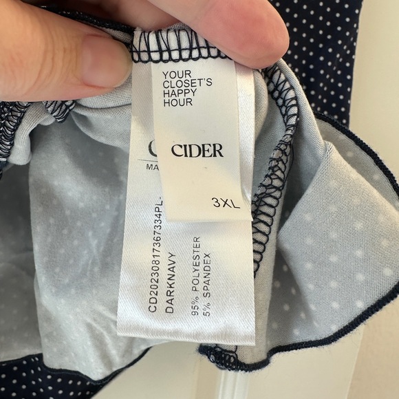 Plus size women’s pajama set - Picture 2 of 3